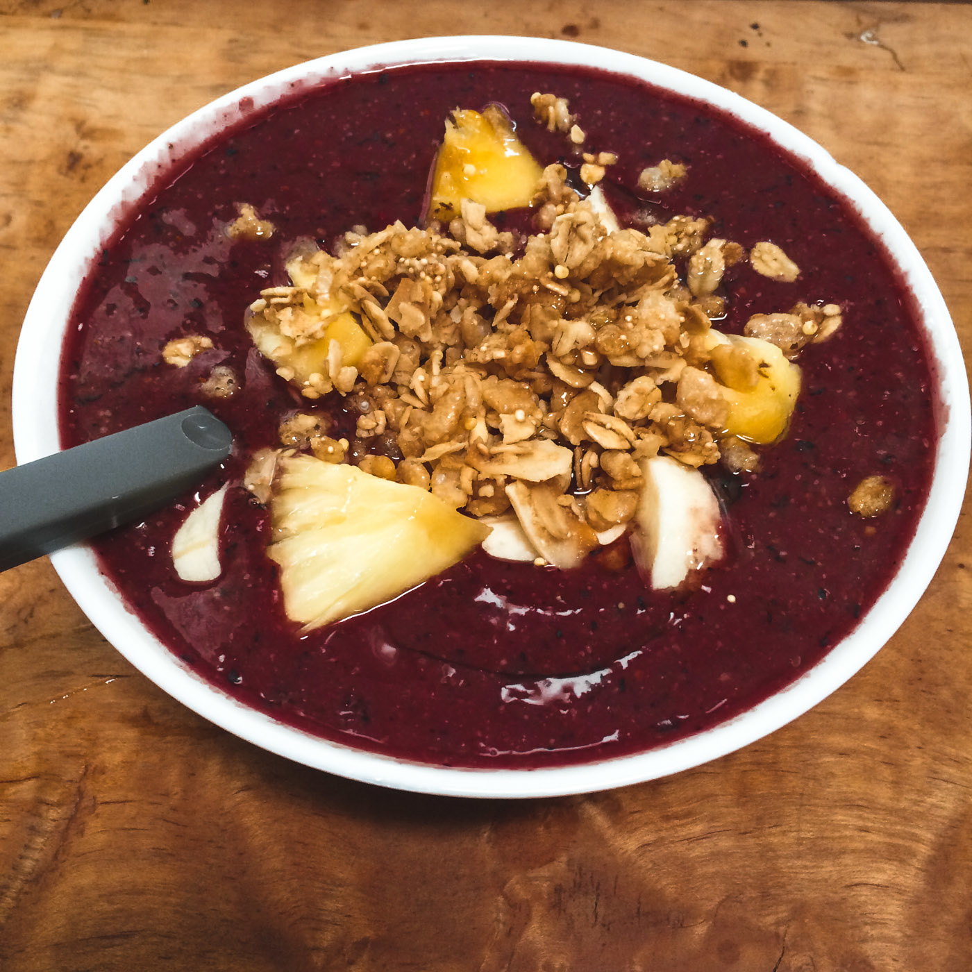 Late Spring, I start to have my acai bowl cravings. There isn't anything more satisfying for breakfast when it gets hot than this blissful mixture of fruits topped with granola.